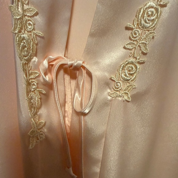 NWT Vintage Dentelle Pink Satin Long Robe Rose Lace Trim Size Large Deadstock - Picture 7 of 13